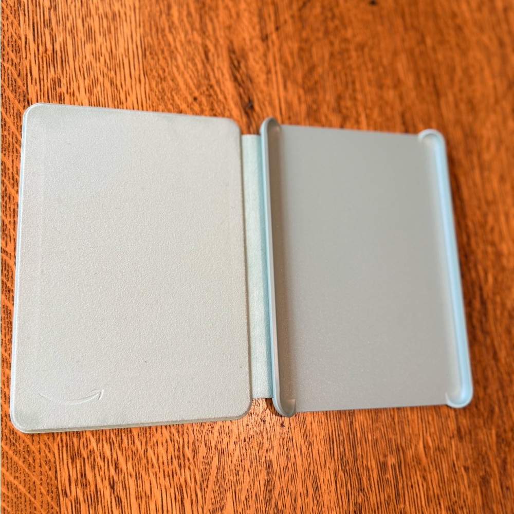 Kindle Basic Matcha eBook Reader Cover - Picture 3 of 5